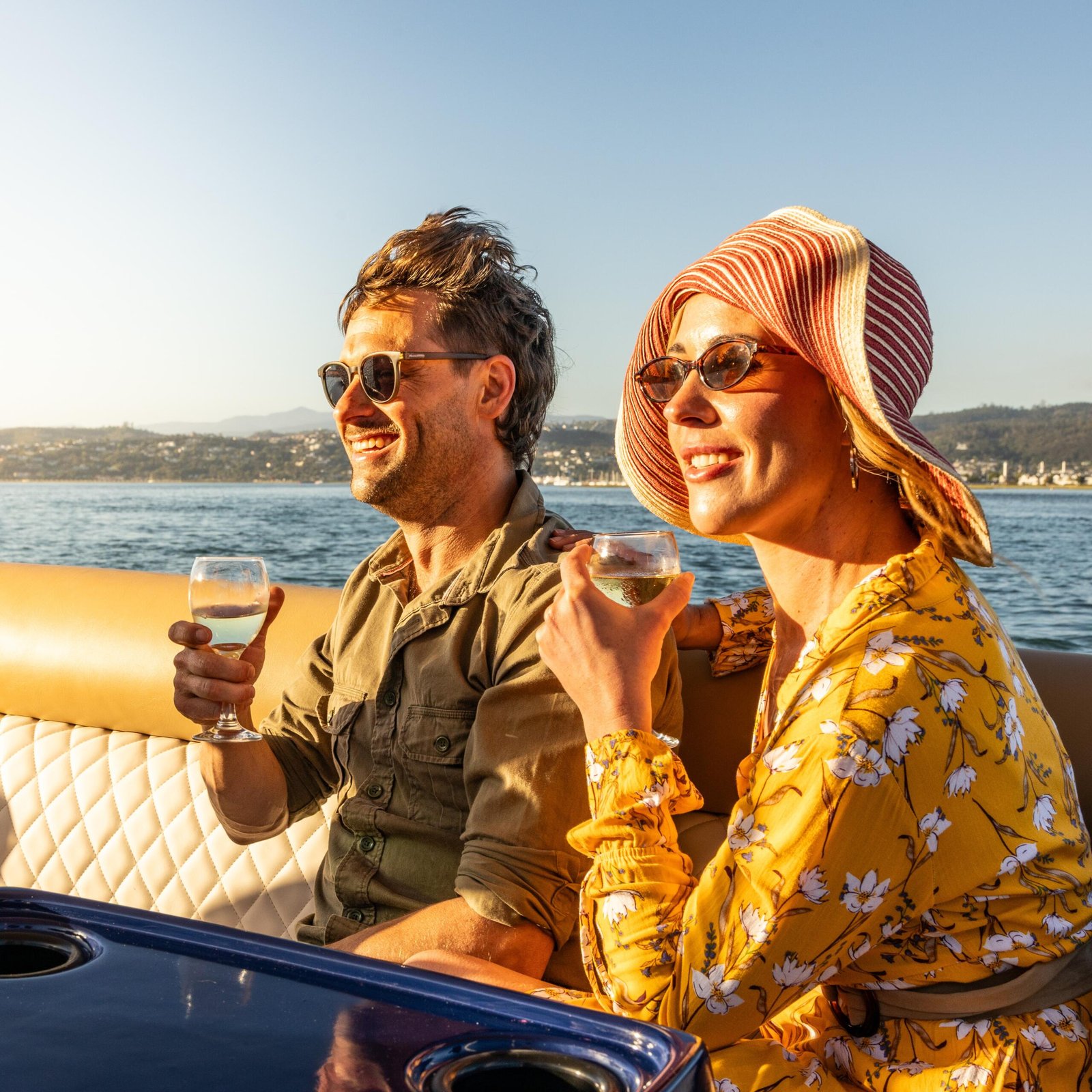 KNYSNA BOAT CRUISE GARDEN ROUTE THE WATER CLUB S23