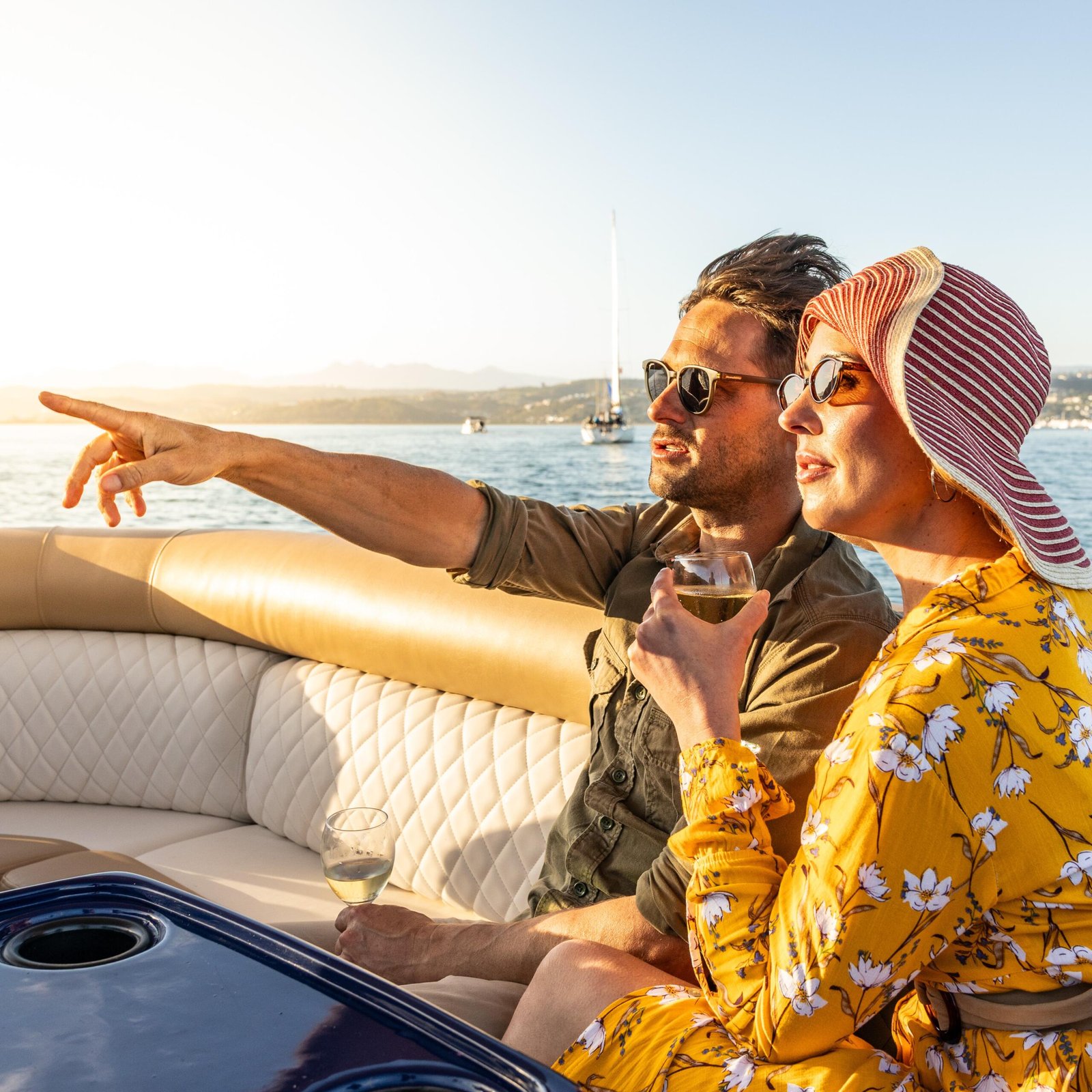 KNYSNA BOAT CRUISE GARDEN ROUTE THE WATER CLUB S24