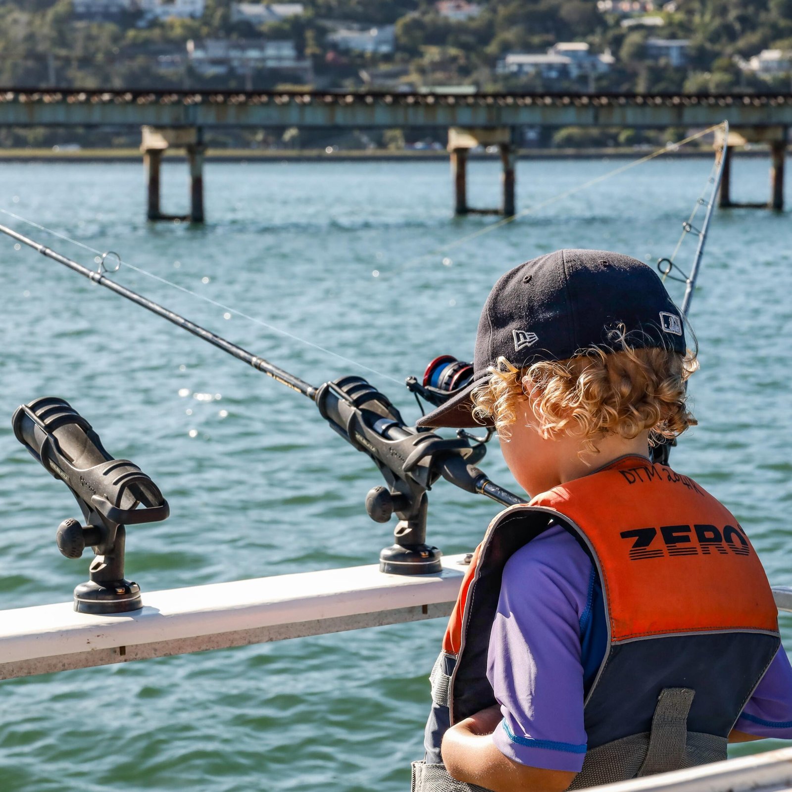 KNYSNA FISHING TRIP GARDEN ROUTE THE WATER CLUB S25